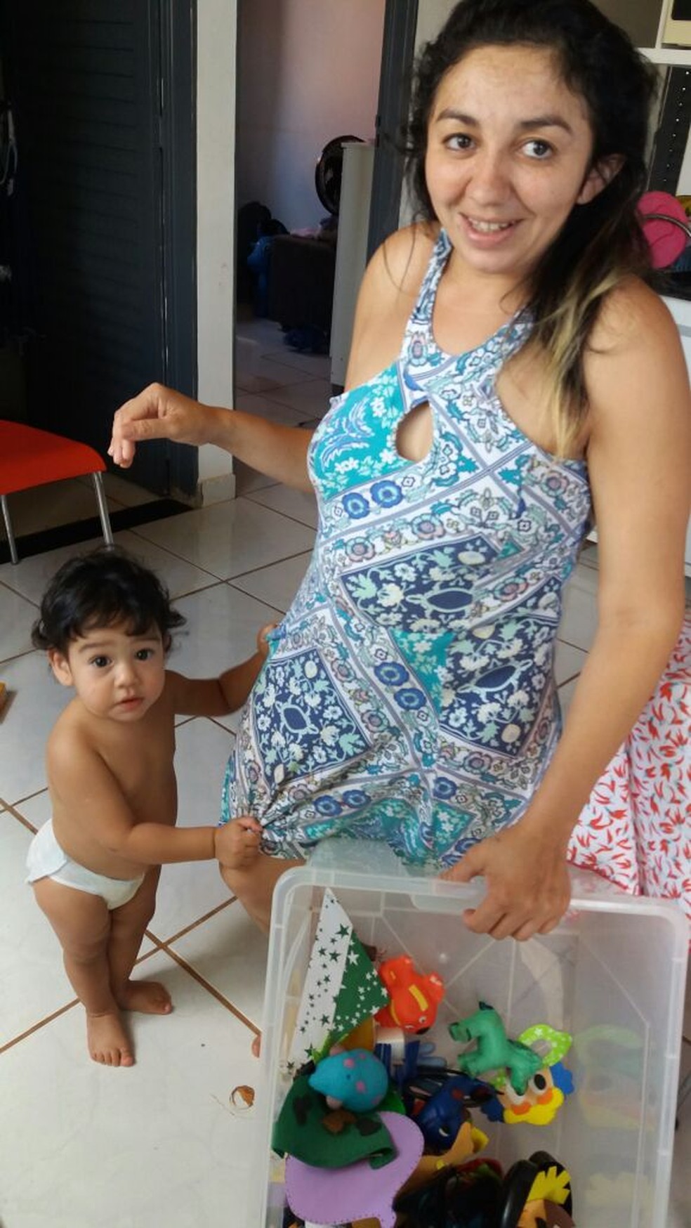 Keila diz que supera diariamente a doenÃ§a e busca forÃ§as no filho (Foto: Keila Velasquez/Arquivo Pessoal)