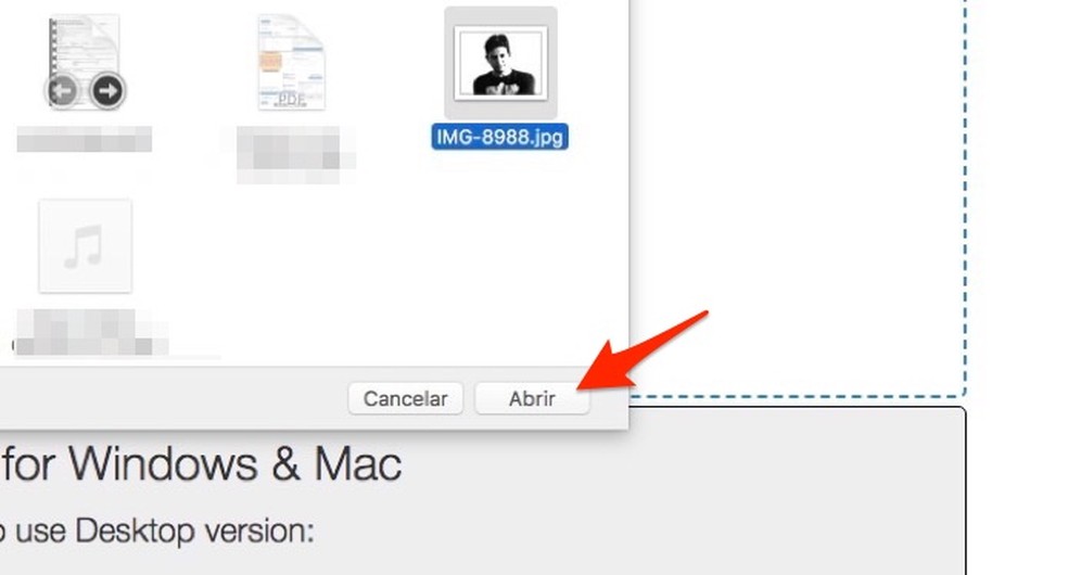 Ação para realizar o upload de uma imagem no serviço online PhotoScissors — Foto: Reprodução/Marvin Costa