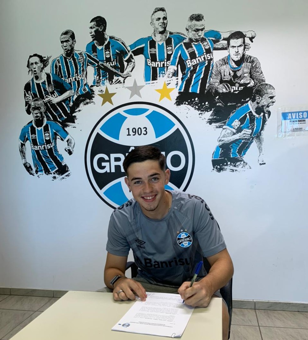 Grêmio contrata goleiro ex-Inter e seleção para a base e estipula multa de quase R 200 milhões