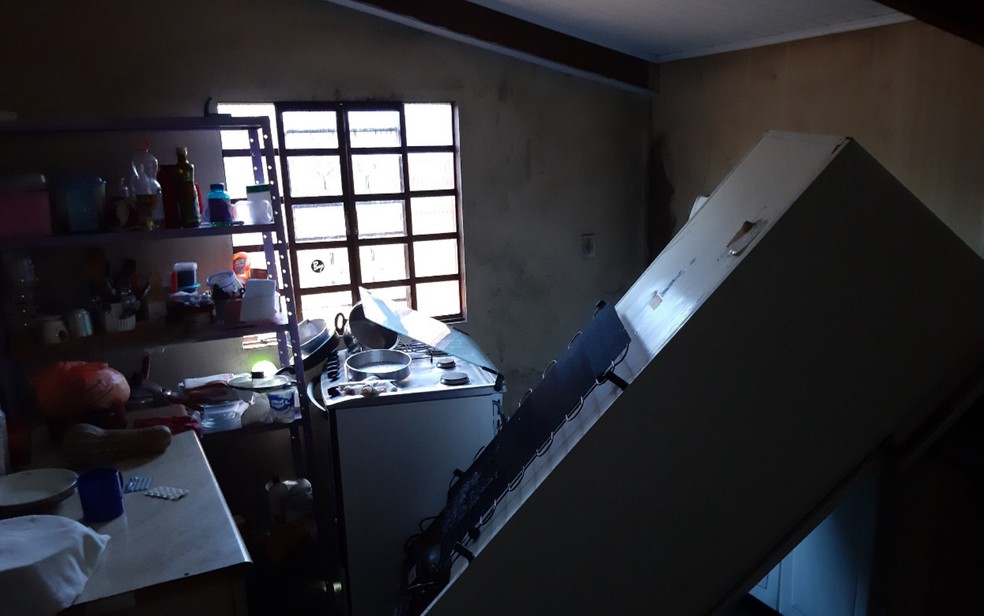 Casa em que Lúcia Oliveira de Sá foi morta tinha sinais de luta corporal — Foto: Reprodução/Polícia Civil