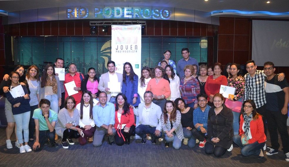 Equipe do projeto Jovem Protagonista em evento no México (Foto: Divulgação)