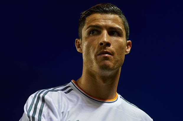 Cristiano Ronaldo e suas sobrancelhas desenhadas (Foto: Getty Images)