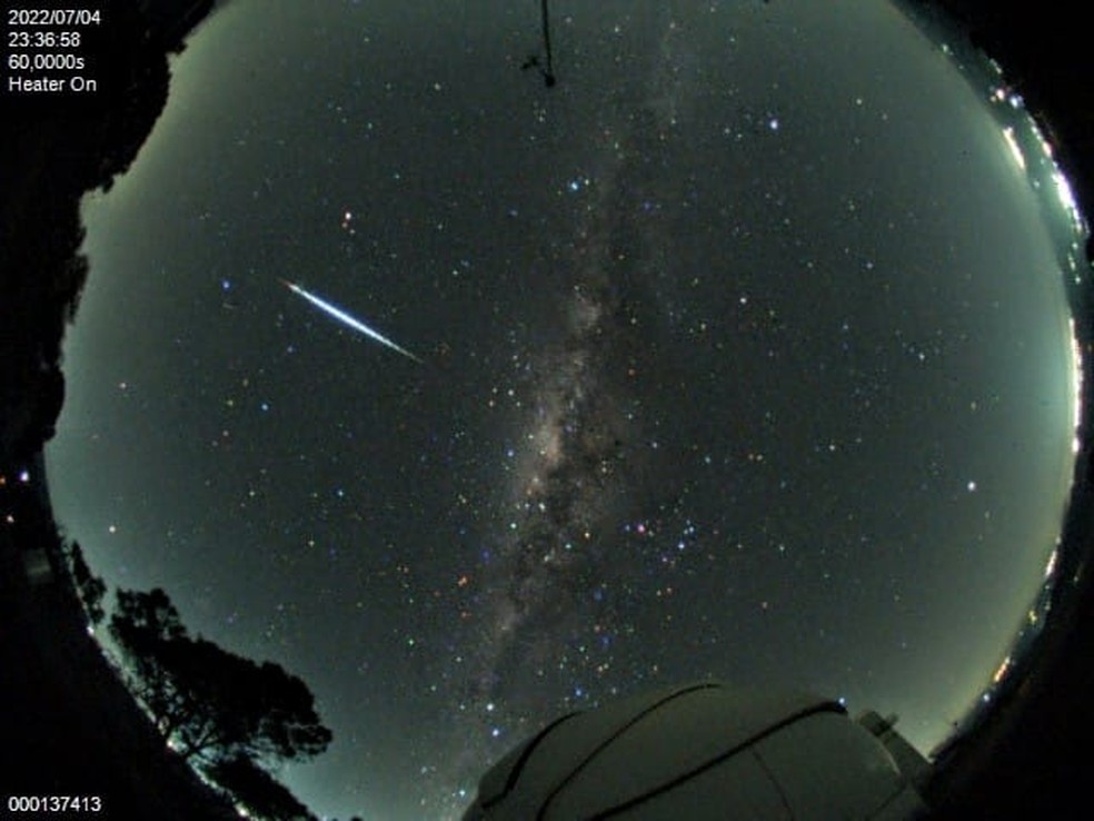 Observatório registra passagem de meteoro brilhante pelo céu de Brazópolis, MG — Foto: Observatório do Pico dos Dias
