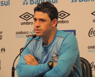 Giuliano vê grupo motivado com troca de técnico e elogia treinos de Roger