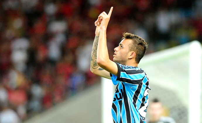 Luan celebra gol decisivo em 1ª vez no Maracanã e vê Grêmio mais confiante