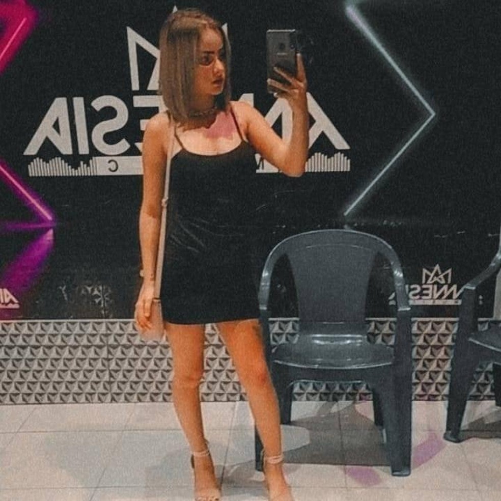 Jeniffer foi vista pela última vez, segundo a família, entrando em um carro de aplicativo, em Magé, na Baixada Fluminense — Foto: Reprodução redes sociais