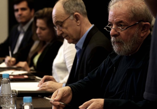 O ex-presidente Luiz Inácio Lula da Silva durante reunião de conjuntura política com lideranças do Partido dos Trabalhadores (PT) (Foto: Filipe Araújo)