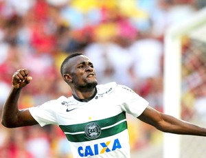 Grêmio inicia conversas para contratar atacante Joel, do Coritiba, para 2015