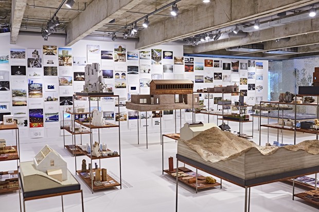 Arquiteto japonês que faz escavações para criar projetos é tema de mostra na Japan House (Foto: FOTOS MARIO DALOIA / DIVULGAÇÃO  )