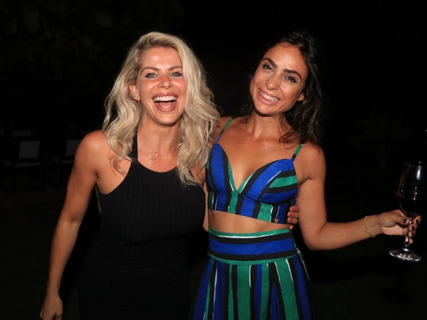 Karina Bacchi e Paula Simões em evento em hotel em Jericoacoara, no Ceará (Foto: Fred Pontes/ Divulgação)