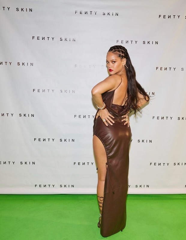 Rihanna lança sua linha de beleza com red carpet virtual (Foto: Reprodução/Instagram)
