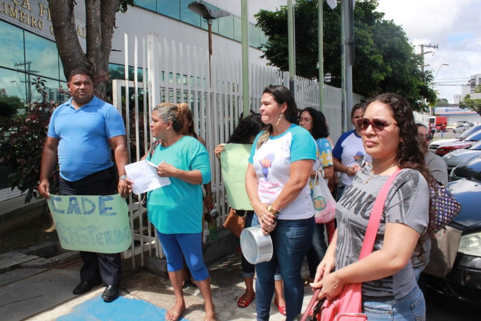 ManifestaÃ§Ã£o aconteceu no fim da manhÃ£ desta segunda-feira (4). â Foto: Eliana Nascimento/G1 AM
