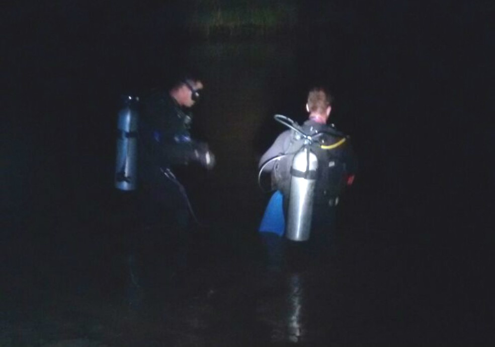 Corpos foram encontrados por mergulhadores do Corpo de Bombeiros (Foto: Divulgação/Corpo de Bombeiros)