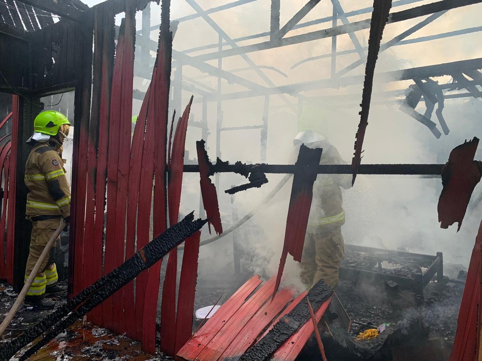Homem que teve 95% do corpo queimado ao tentar apagar fogo em casa está na UTI em Rio Branco  — Foto: Asscom/B0mbeiros 
