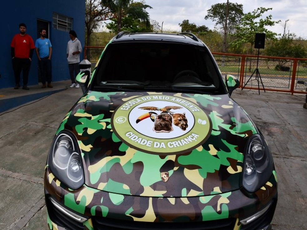 Carro de luxo foi doado à Cidade da Criança, em Presidente Prudente (SP) — Foto: Secom