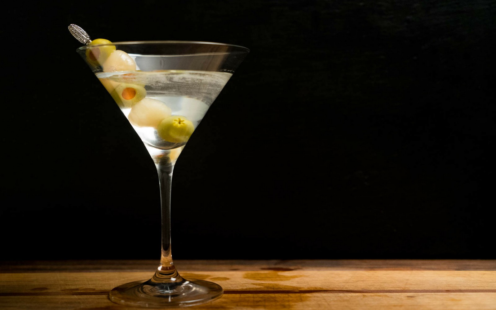 Qual O Copo Certo Para Servir Cada Tipo De Drink Casa Vogue Comida Bebida É preciso harmonizar sabores e aromas, além de equilibrar o teor inclua o logotipo de seu bar ou restaurante, adicione fotos de seus drinks mais famosos e transforme o modelo conforme desejar. qual o copo certo para servir cada tipo