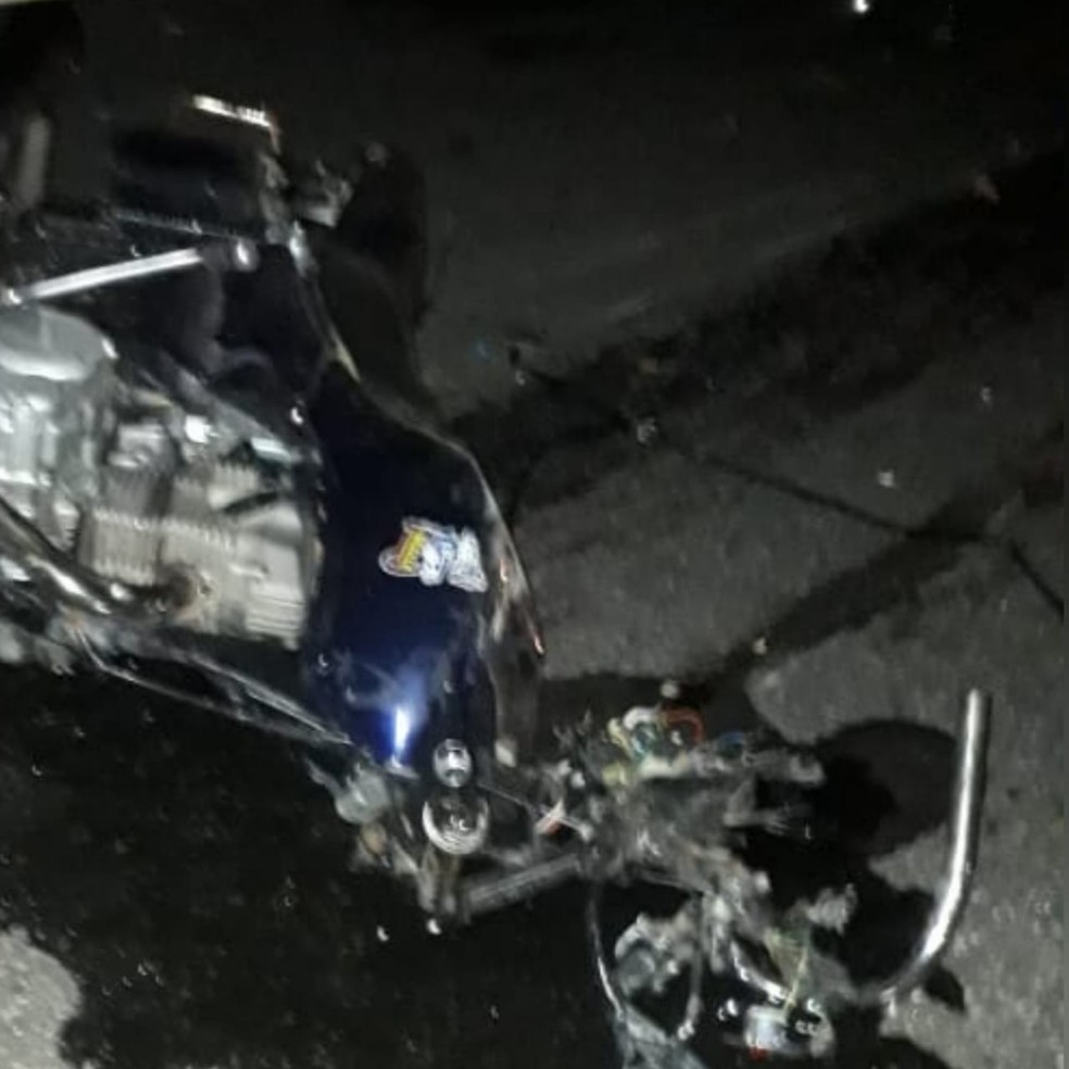 Motociclista morre após bater de frente com um caminhão  — Foto: Foto: Divulgação Polícia Rodoviária Estadual 
