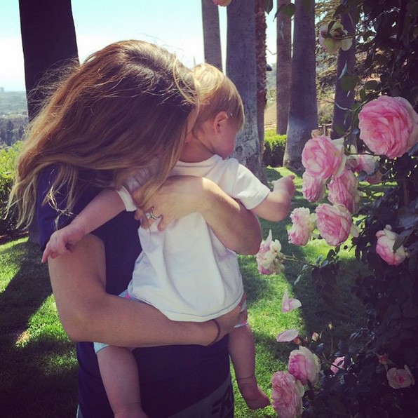 Drew Barrymore e o filho Frankie (Foto: Instagram)