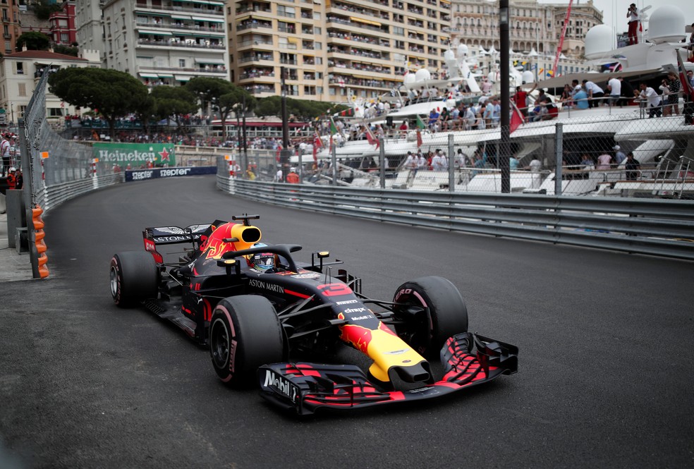 Ricciardo dominou corrida em Mônaco no começo (Foto: Reuters)