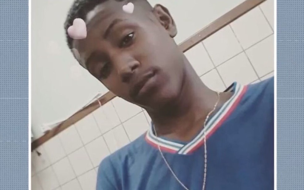 Wagner Santana Bispo da Silva, 19 anos, foi morto por uma bala perdida na Boca do Rio, em Salvador — Foto: Reprodução/TV Bahia