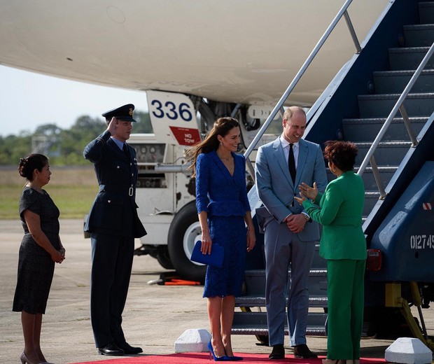 Kate Middleton e princípe William no início da turnê pelo Caribe (Foto: Reprodução/Instagram/DukeandDuchessofCambridge/)