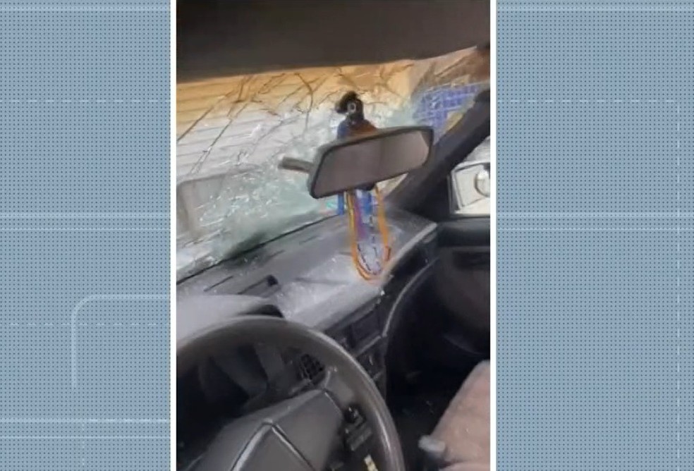 Jornalista denuncia ter tido carro apedrejado enquanto apresentava programa de rádio no interior da Bahia — Foto: Reprodução/TV Bahia