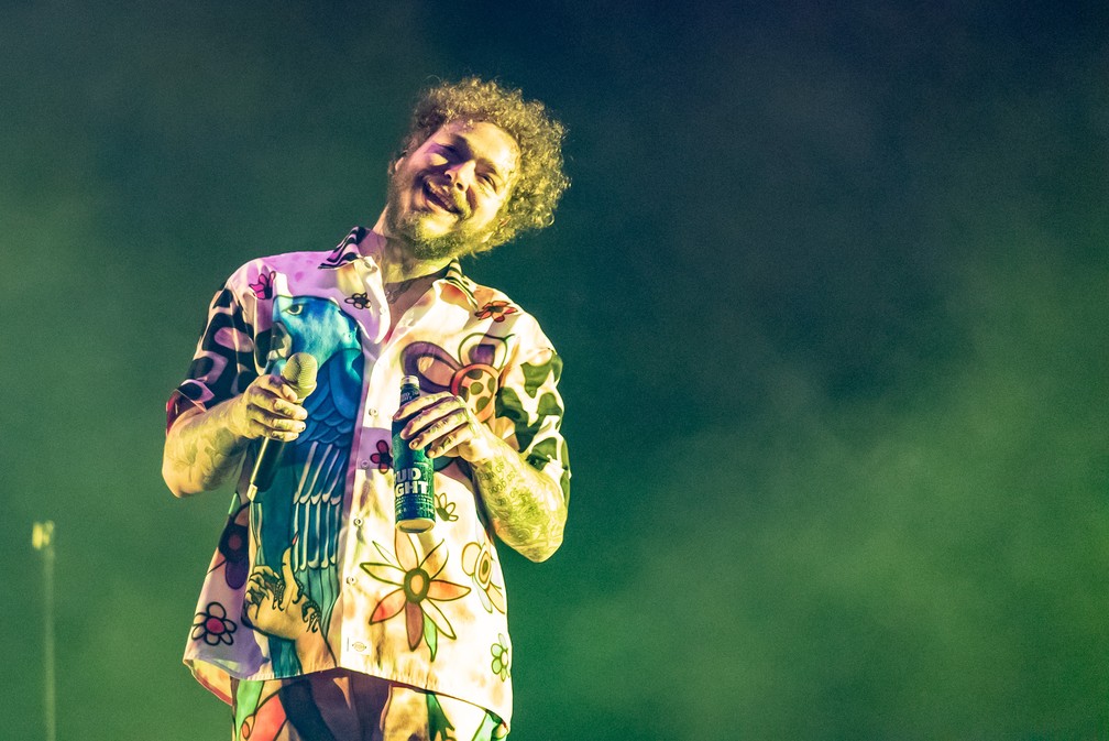 Post Malone canta durante show no Lollapalooza 2019	 — Foto:  Fábio Tito/G1