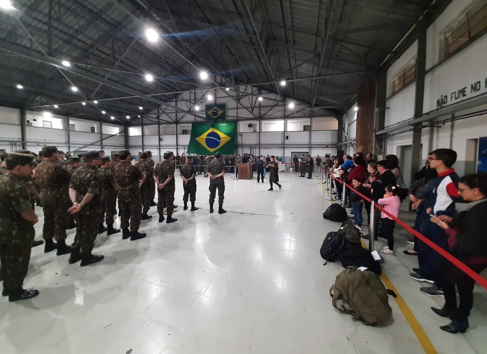 Militares devem ficar quatro meses em Roraima — Foto: Tiago Guedes/RBS TV