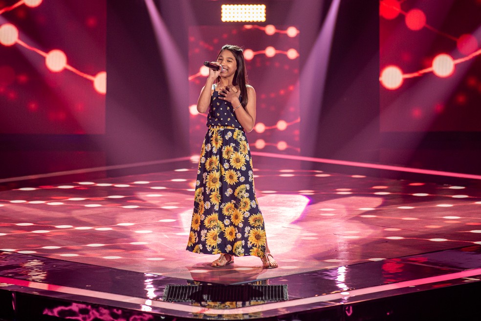 Brenda Gon&ccedil;alves se apresentou com a m&uacute;sica 'Pupila' nas Audi&ccedil;&otilde;es &agrave;s Cegas &mdash; Foto: Artur Meninea/Gshow