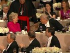 Em jantar tradicional, Hillary e Trump trocam piadas e farpas