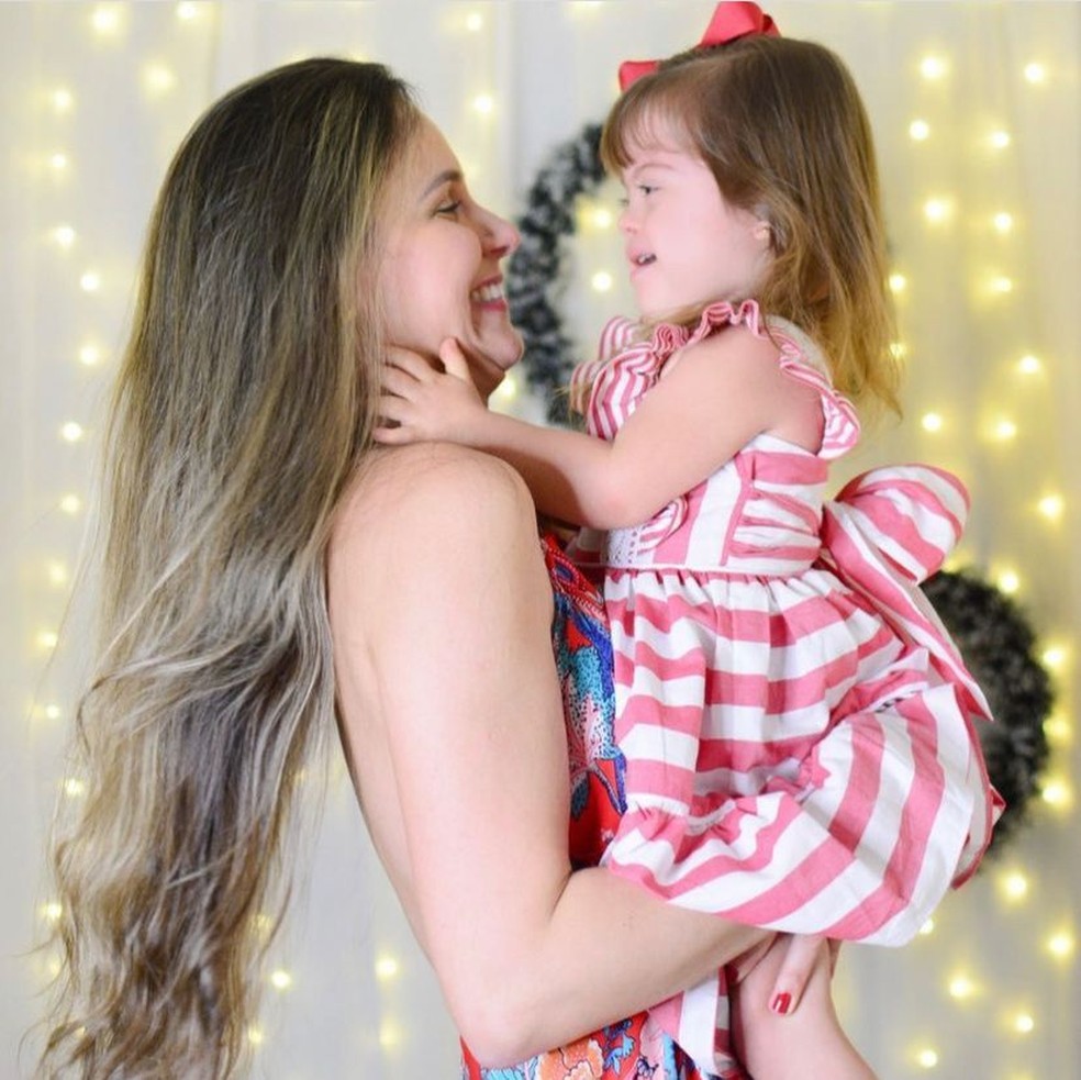 Mãe criou Instagram para mostrar rotina com a filha diagnosticada com Síndrome de Down — Foto: Mariane Boetelho/Arquivo Pessoal