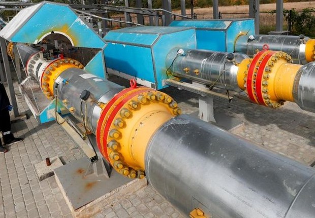 O gás russo flui por meio de gasodutos pela Europa Oriental e Central (Foto: Reuters via BBC News)