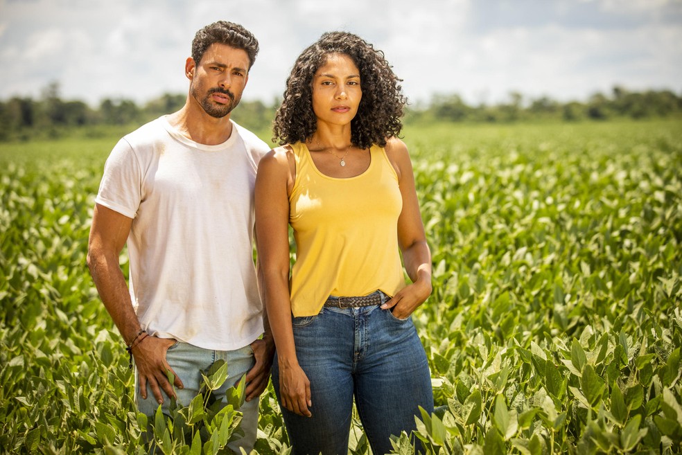 Cau Reymond realiza sonho de 'brigar' com Gloria Pires em 'Terra e Paixo' e elogia bastidores da novela  Foto: Globo/Joo Miguel Jnior