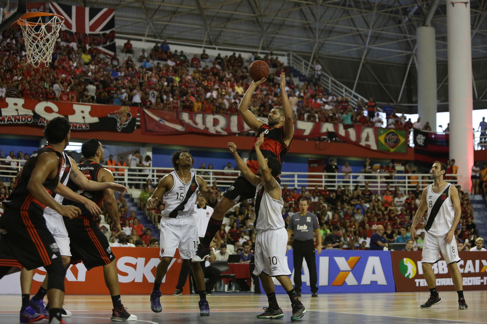 Olivinha lembra cobrança da torcida: Querem sempre ganhar do Vasco