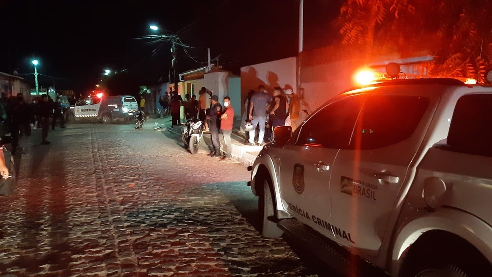 Homem mata ex-mulher com tiro na cabeça e depois comete suicídio na Zona  Norte de Natal | Rio Grande do Norte | G1