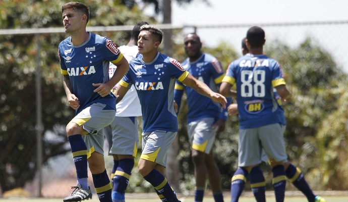 Com Ezequiel e Romero, Mano define a equipe para enfrentar o Flamengo
