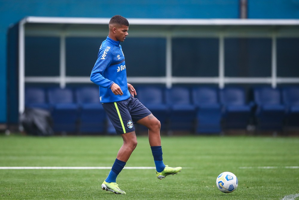 Grêmio define quatro nomes que serão observados por Felipão em jogo do time sub-21
