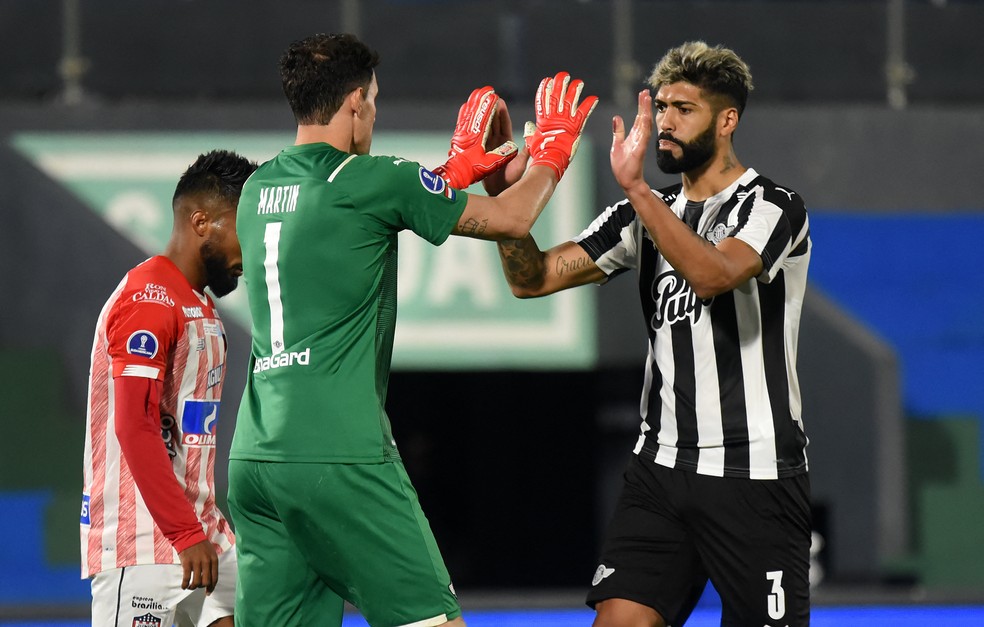 libertad perde mas avanca as quartas na chave do santos na copa sul americana copa sul americana ge