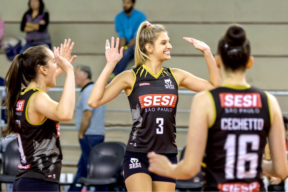 Jogadora De Volei Do Interior De Sp Faz Vaquinha Na Web Para
