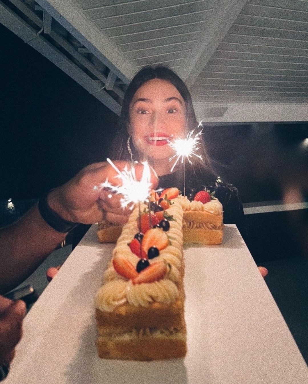 Thaila Ayala ganha mais um bolo de aniversário (Foto: Instagram)