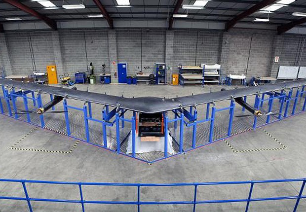Drone que está sendo construído pelo Facebook: expectativa de voar até o final do ano movido a energia solar (Foto: Reprodução)