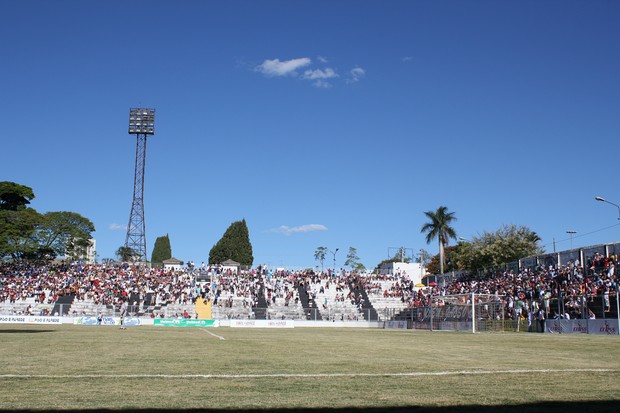 Araxá Esporte e Mamoré estádio fausto Alvim (Foto: Maritza Borges)
