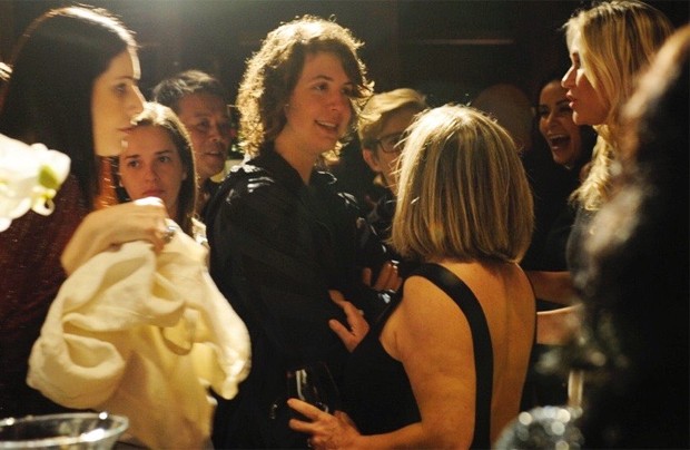 Lucas Jagger bate papo em lançamento de perfume de Gimenez (Foto: Samuel Chaves/Brazil News)