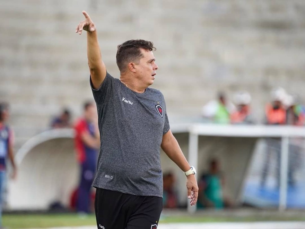 Evaristo Piza tem números impressionantes desde que assumiu o Botafogo-PB, no meio do ano passado — Foto: Paulo Cavalcanti/Botafogo-PB