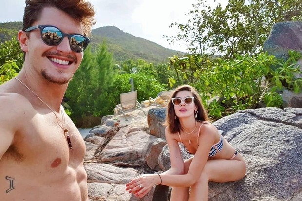 Klebber Toledo e Camila Queiroz  (Foto: Reprodução/Instagram)