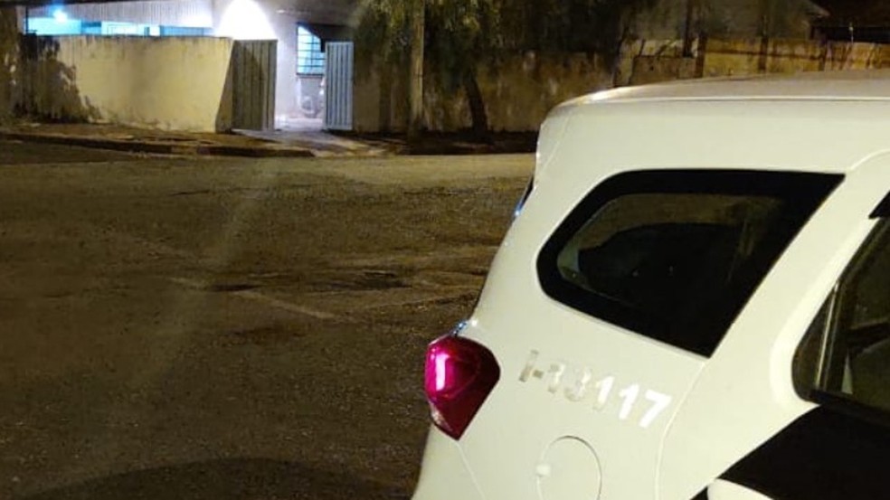 Homem &eacute; esfaqueado ap&oacute;s invadir casa em Araraquara. &mdash; Foto: ACidadeON Araraquara/Reprodu&ccedil;&atilde;o