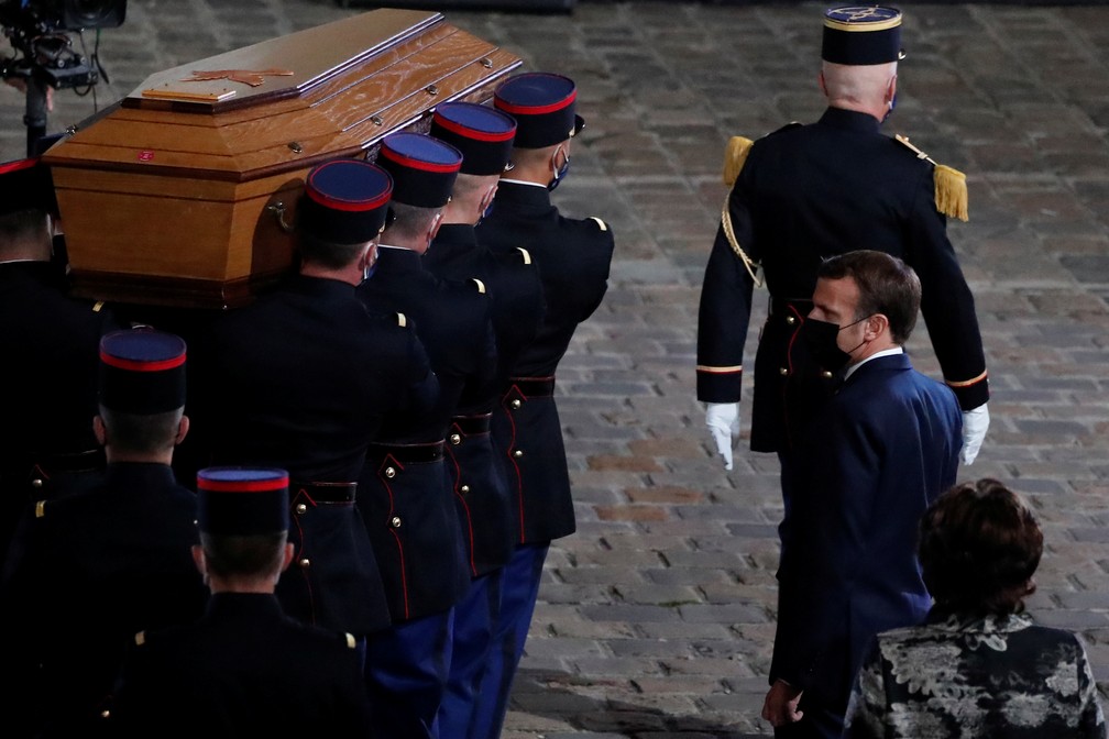 Nao Renunciaremos As Caricaturas Diz Emmanuel Macron Em Funeral De Professor Decapitado Mundo G1