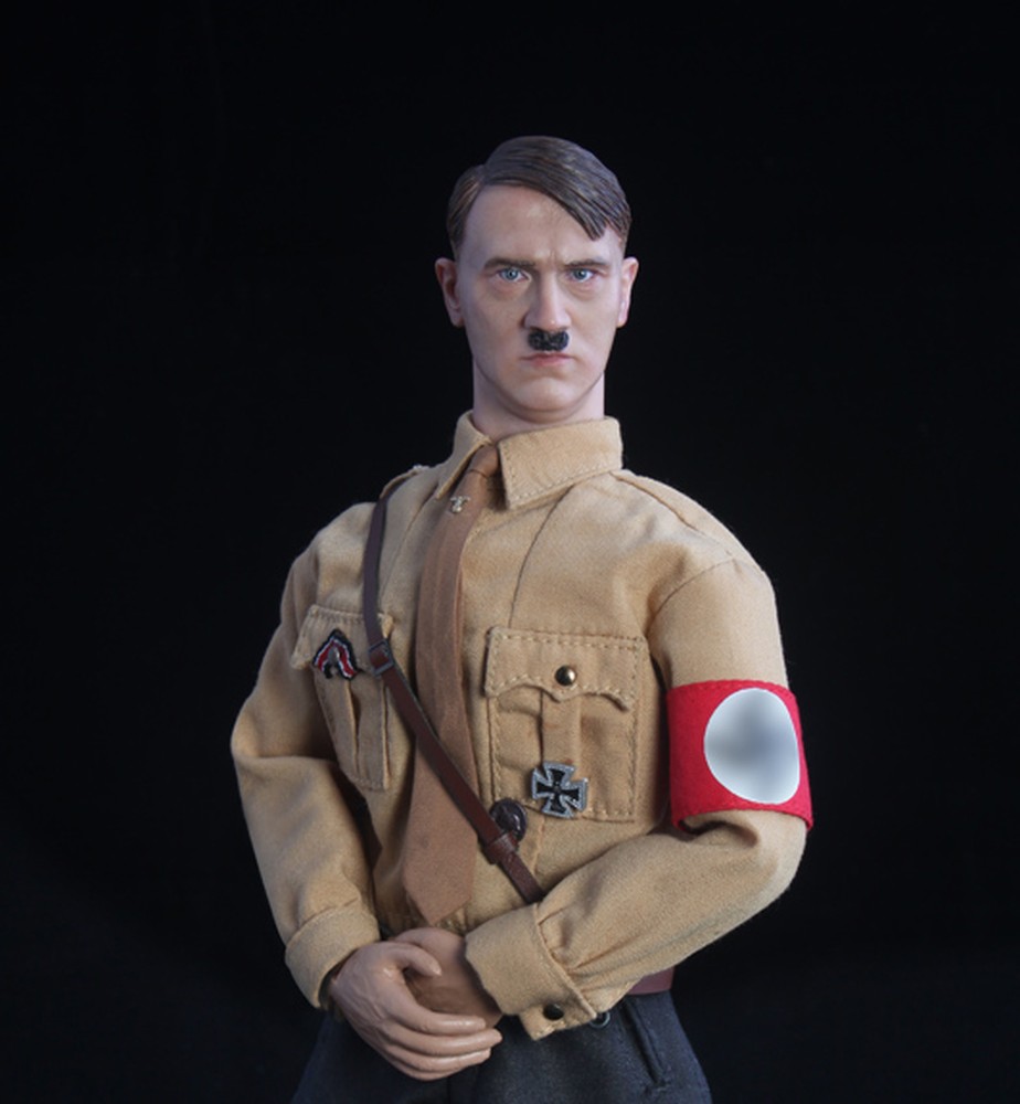 Boneco de Hitler estava sendo vendido no Mercado Livre