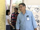 Ministro Fernando Pimentel vota em Belo Horizonte
