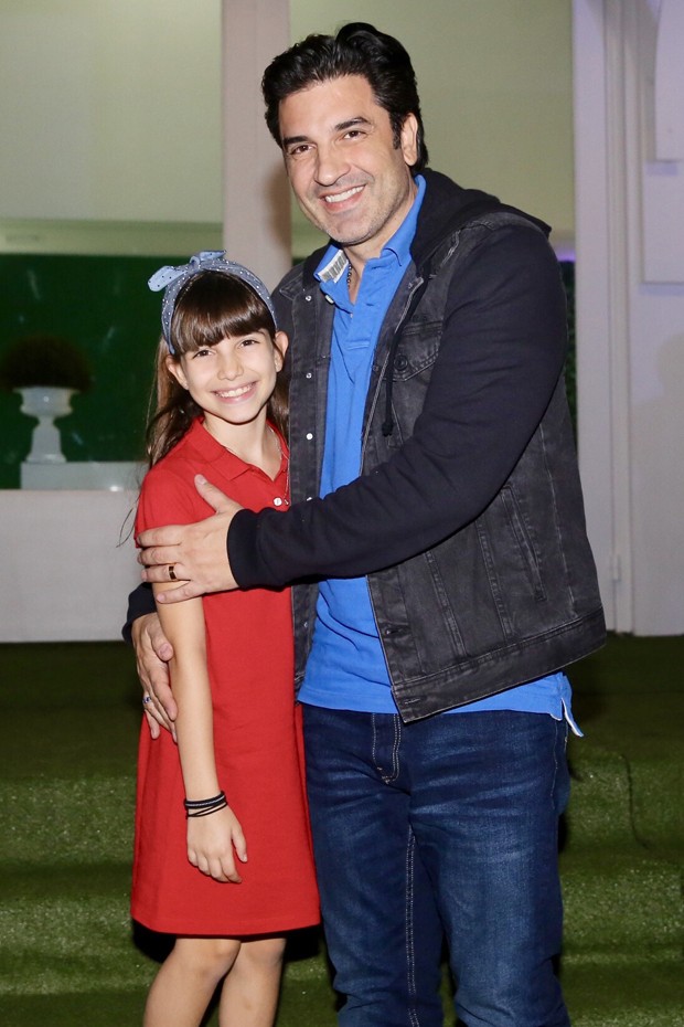 Edu Guedes e a filha Maria Eduarda (Foto: Manuela Scarpa/Brazil News)